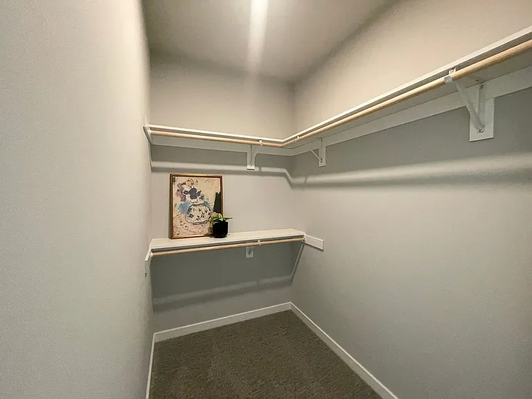 Loomis Crossing — Photo 27