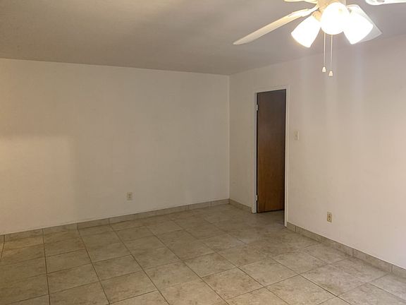 2nd image of 819 College Ave #A4