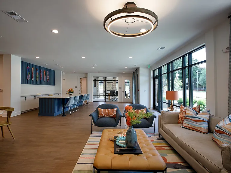 Leasing Center