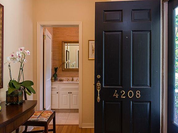 3rd image of 4208 W Beach Park Dr