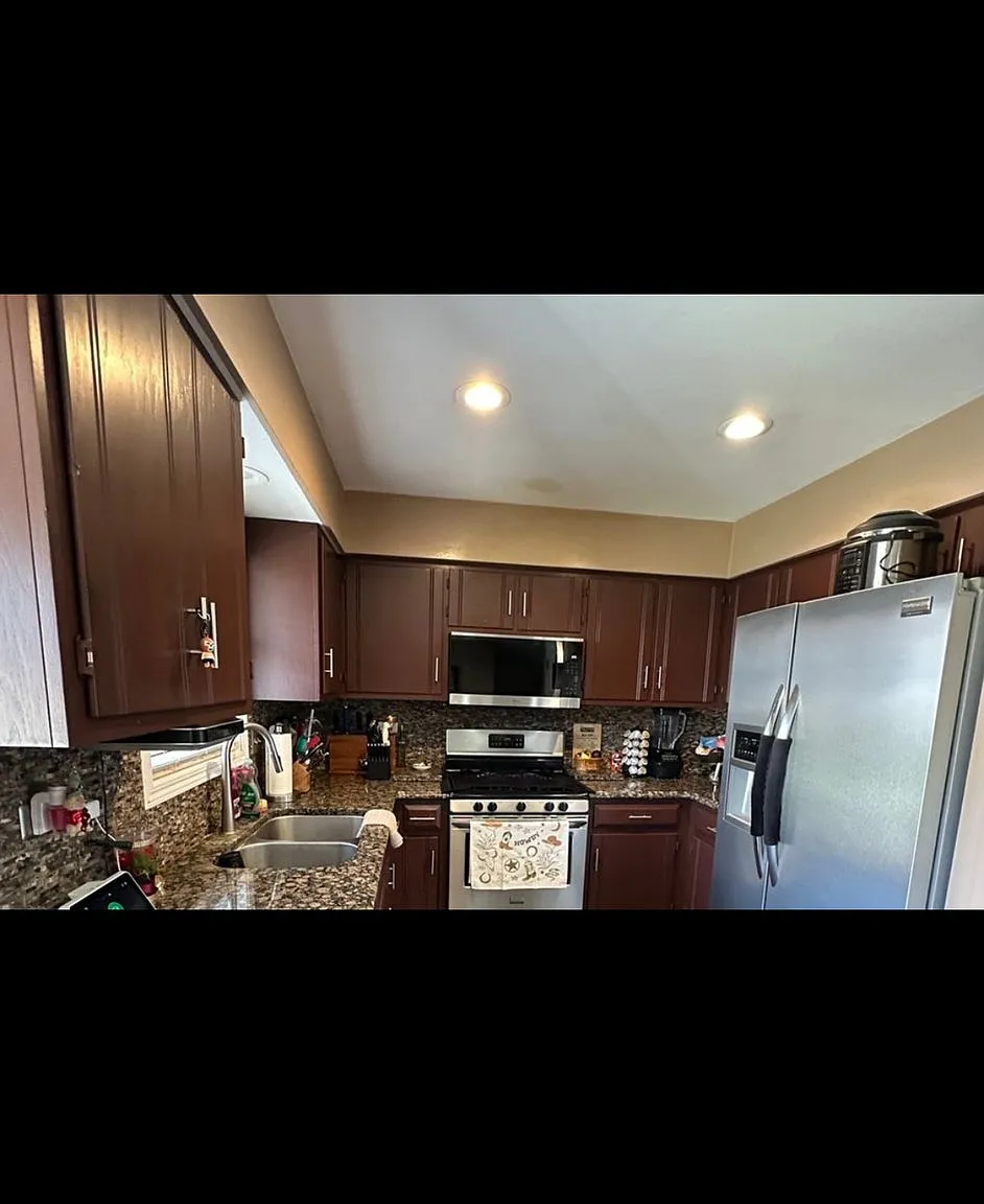 Lovely single family home in a great neighborhood near district 202 schools. — Photo 4