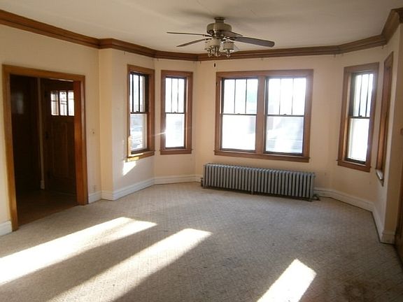 3rd image of 2912 Hawthorne St