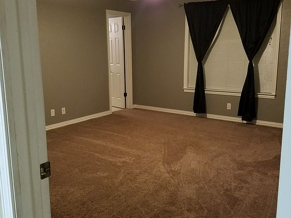 4th image of 6703 Old Waco Ln