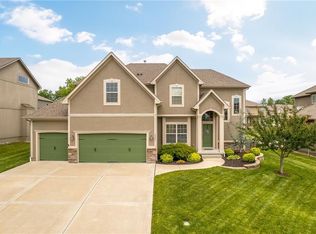 2204 SW Hawk View Rd, Lees Summit, MO 64082