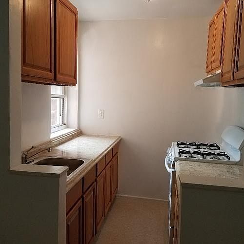 1st image of 440 Warburton Ave APT 3J