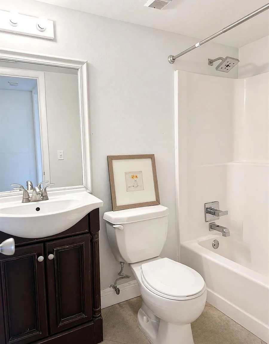 2 bed, 2.0 bath, 857 sqft, $2,150 — Photo 3