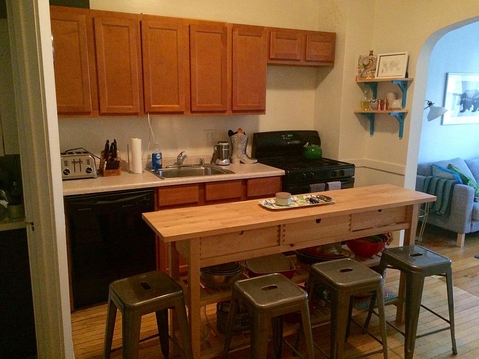 1st image of 2928 N Lincoln Ave APT 2F