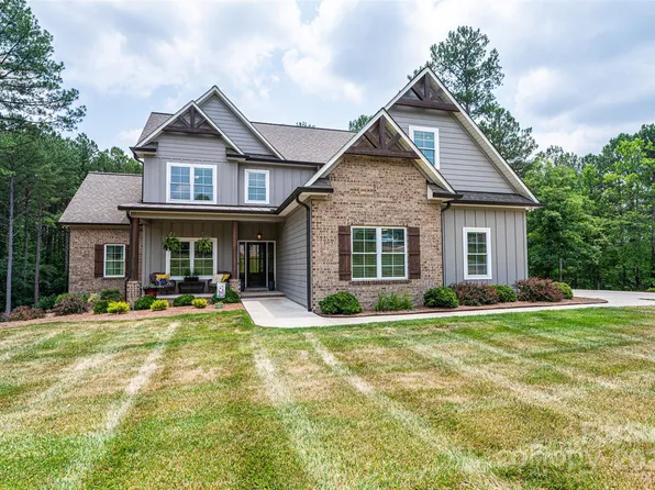 4975 Harbor View Dr W, Granite Falls, NC 28630