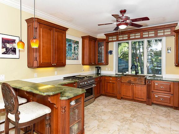 5th image of 236 Tremont Ln