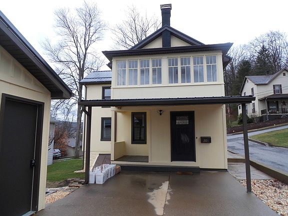 4th image of 208 Adams Ave