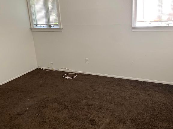 5th image of 32 Rockne St