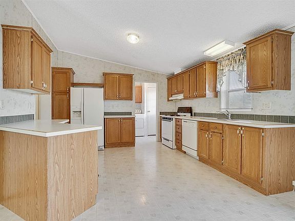 4th image of 559 Sunrise Dr