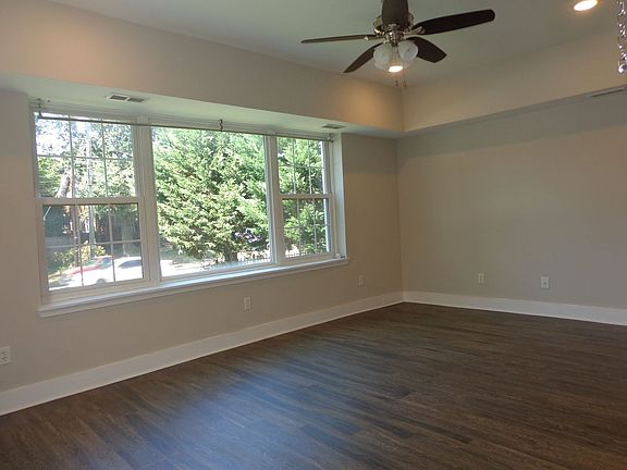 2nd image of 1400 Hampton Blvd #3L