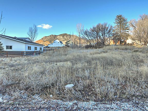 3rd image of 472 Shewana Ln
