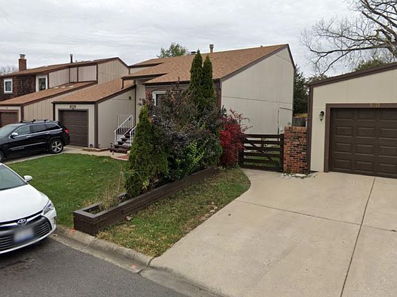 3rd image of 8112 Park Crest Dr