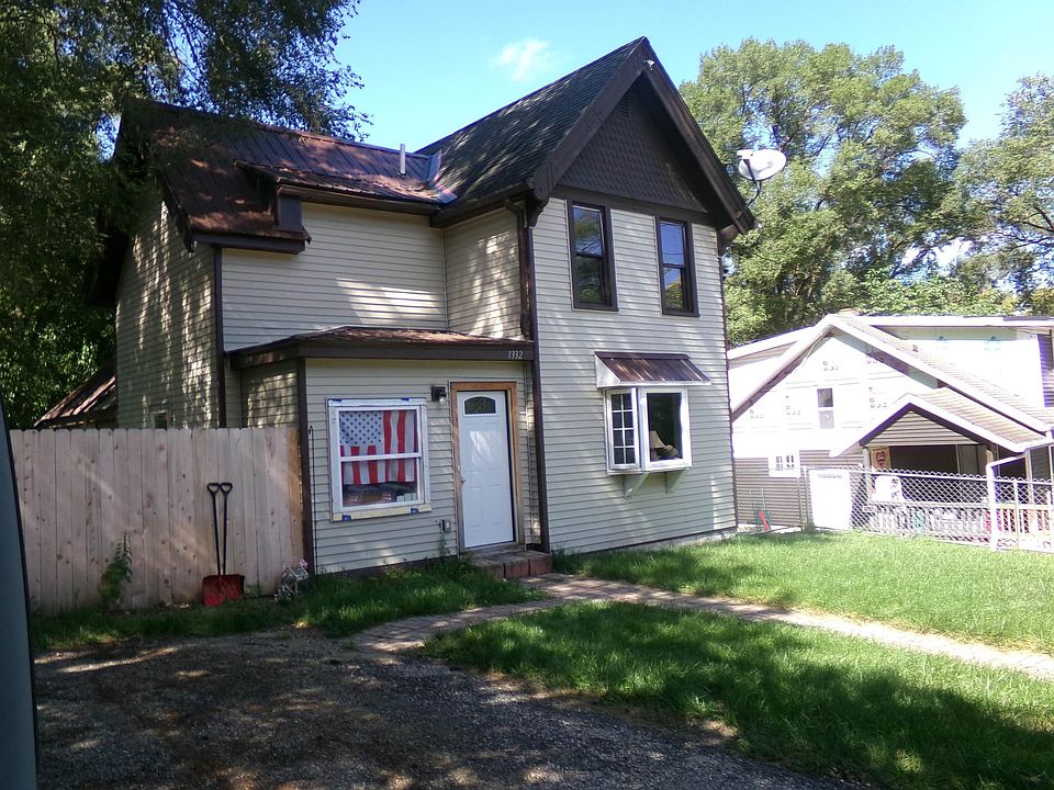 2nd image of 1332 Beloit Ave