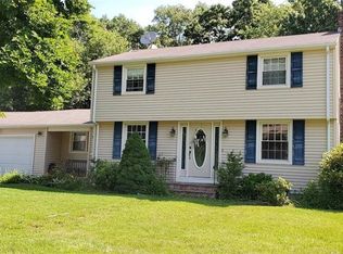 47 Sweetbriar Dr, Cranston, RI 02920