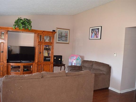 5th image of 606 Anders Ct