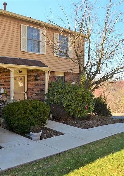 160 Scott Ln photo 1