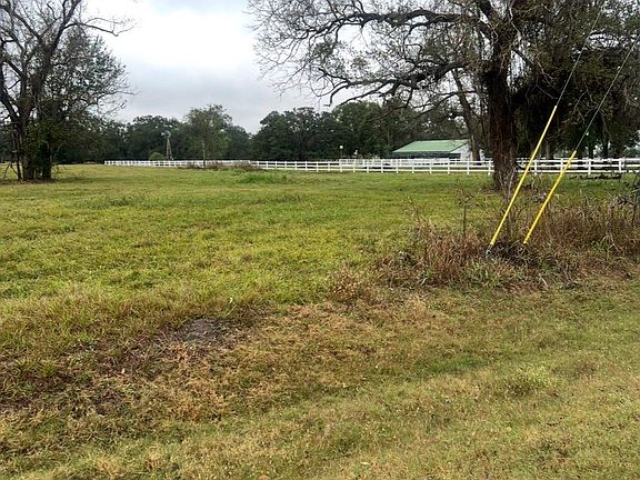 4th image of 562 Mill Rd