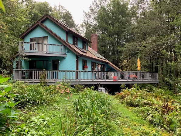 4 Cromack Ln, Colrain, MA 01340
