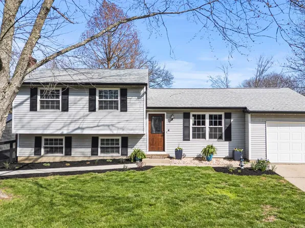 4206 Edinburgh Dr, Cincinnati, OH 45245