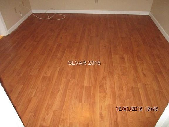 5th image of 948 Clipper Dr #0