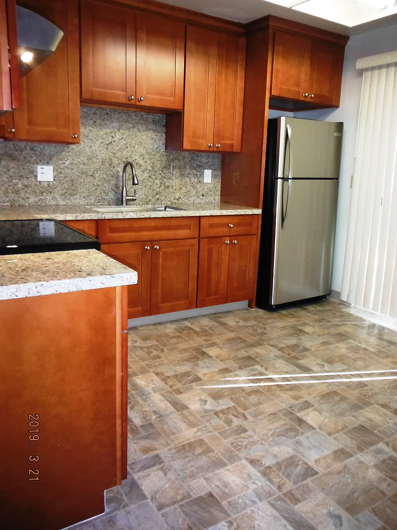 Refurbished 2bd First Floor 4-Plex Apartment + Patio|Carport — Photo 3