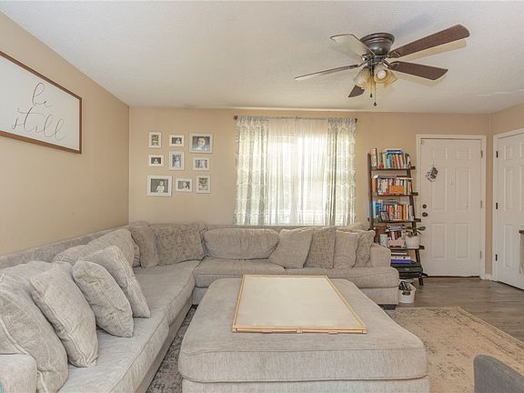 3rd image of 2709 Dellwood Ln