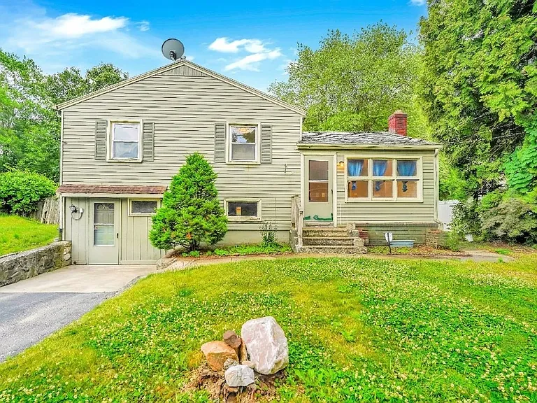 71 Devonwood Dr — Photo 1