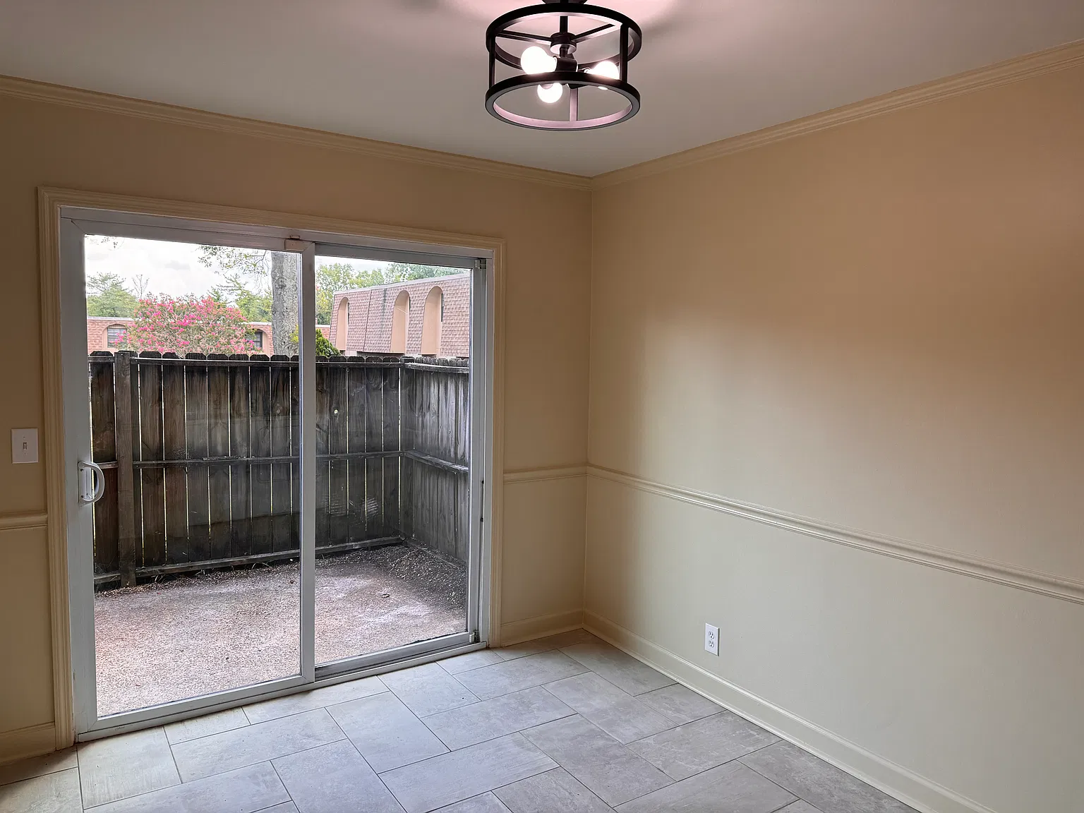 2 bed, 1.5 bath, 1100 sqft, $1,725 — Photo 1