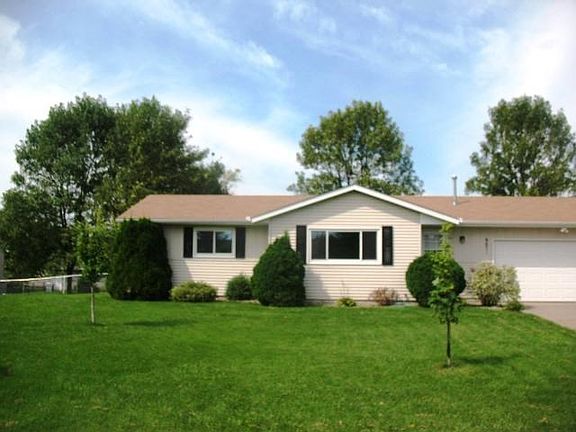 Maintained yard and nice landscape.