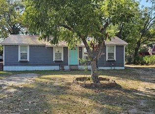 1041 N Walnut St, Van, TX 75790