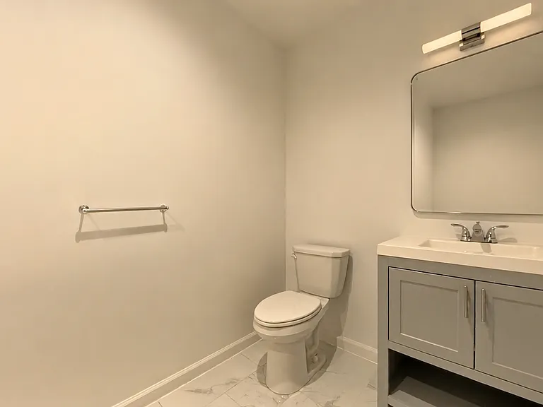 100 Evergreen Pl #4C — Photo 9