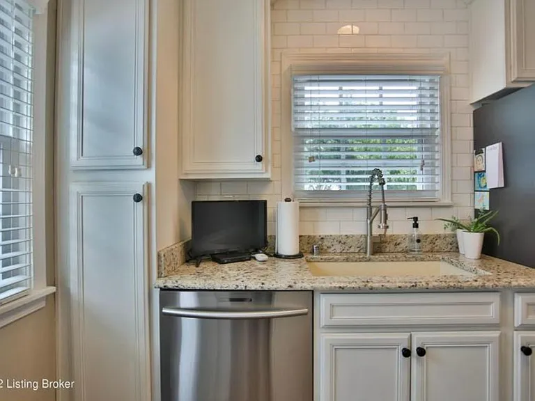 4215 Churchill Rd — Photo 9