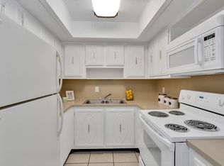 5255 62nd St N APT 107, Saint Petersburg, FL 33709