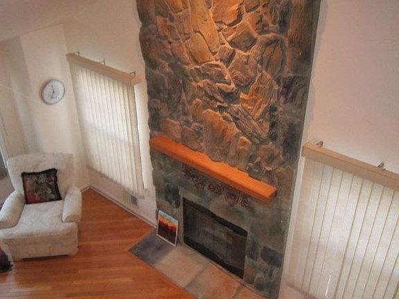 Vaulted Ceiling, tall Fireplac,