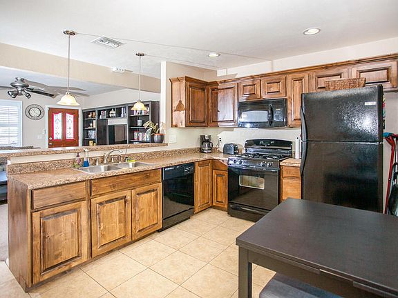 2nd image of 1013 E Butler Dr