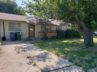 1100 N Church St, Decatur, TX 76234