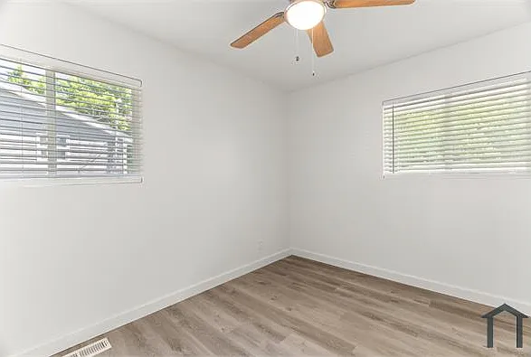 10518 Spring Garden Dr — Photo 24