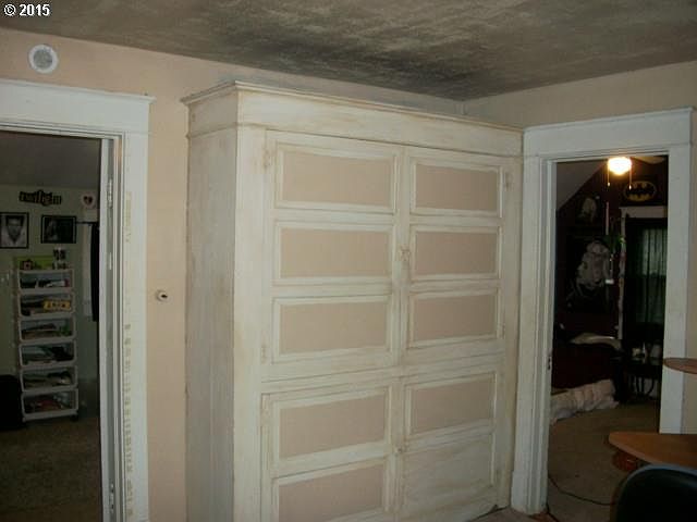 2nd image of 515 S School St
