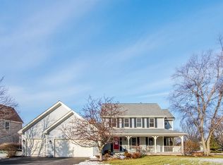 697 Saddle Rdg, Crystal Lake, IL 60012