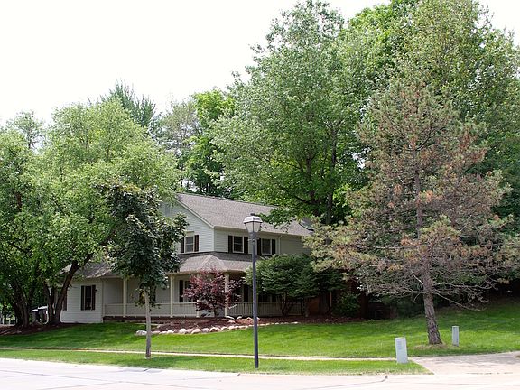 2nd image of 32760 N Burr Oak Dr