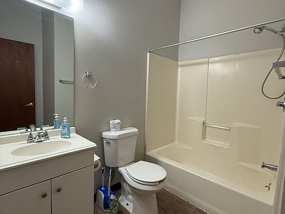 5th image of 10 Grand St APT 205