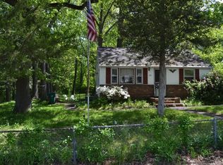 319 Burnham Rd, Lowell, MA 01852