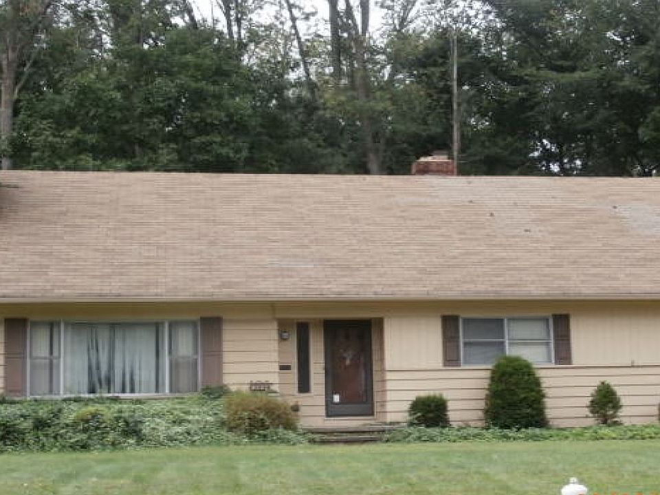 2nd image of 2800 Wildflower Dr