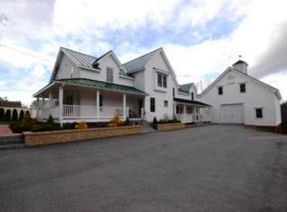 262 Mayall Rd APT 1, Gray, ME 04039