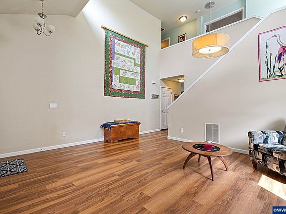 4th image of 265 Casting St SE