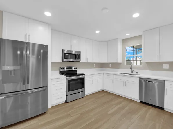 710 Tam O Shanter, Las Vegas, NV 89109