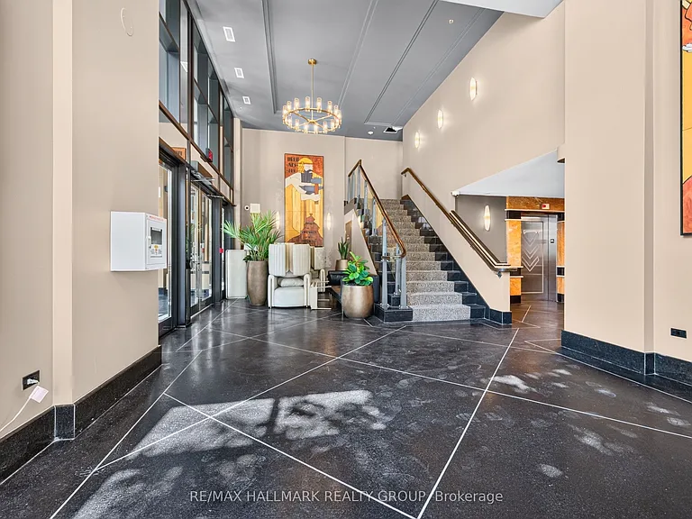 245 Kent St #909 — Photo 4